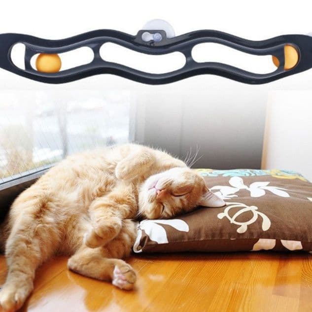 猫グッズ ぐるぐる追いかけ 吸盤式ねこボールトラック